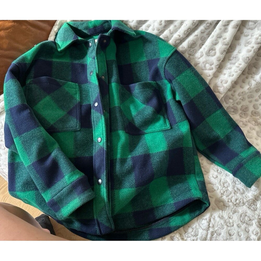 Zaraβs Green and Blue Flannel